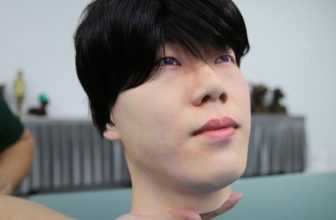 Coloring Human Heads Statue And Making Silicone Human Skin Masks