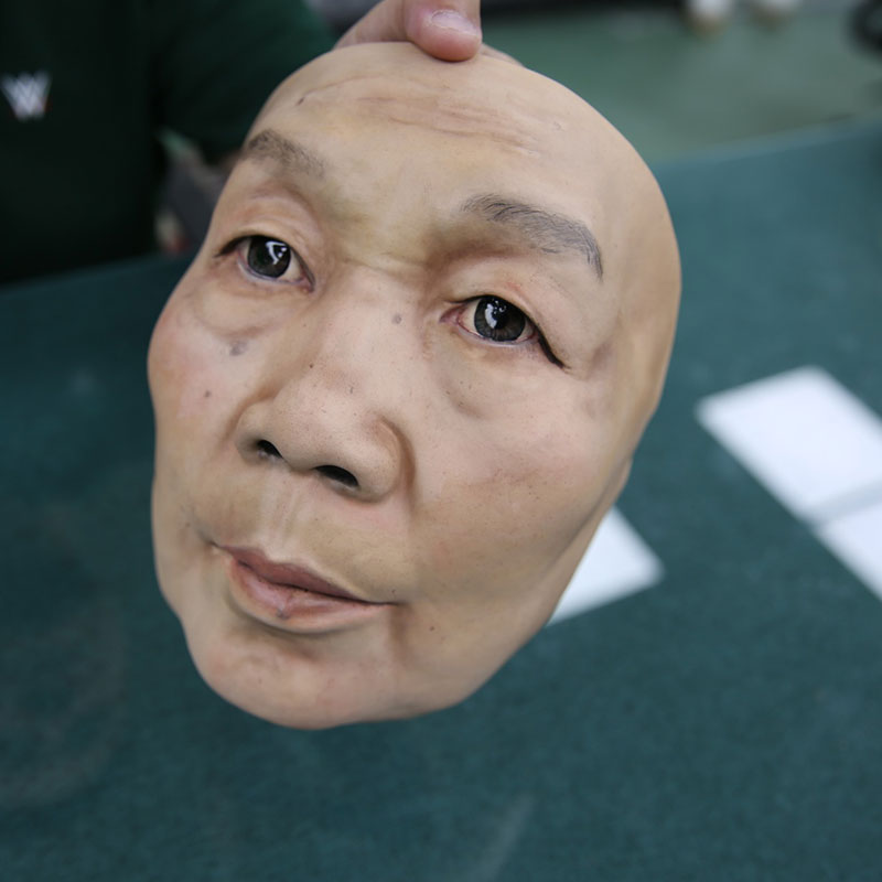 Coloring Human Heads Statue And Making Silicone Human Skin Masks (3)