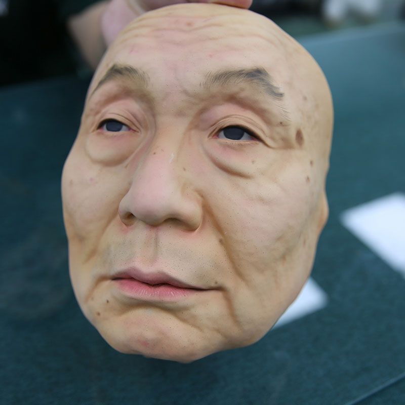 Coloring Human Heads Statue And Making Silicone Human Skin Masks (5)
