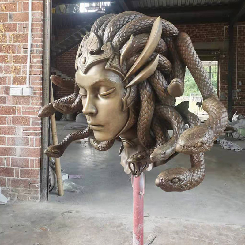 3D Printing Custom Medusa Head For Bar Styling (4)