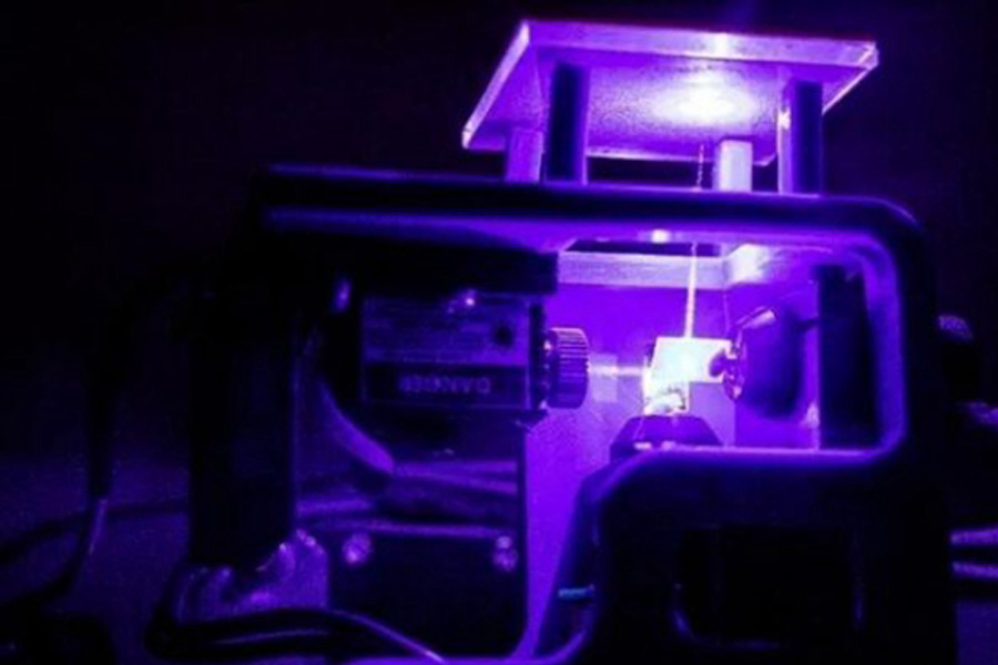 Multi-material selective area laser sintering 3D printing technology without large powder bed